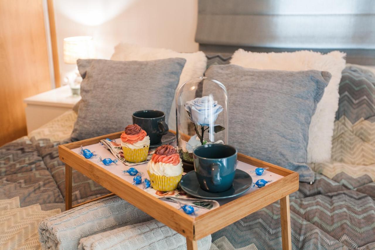 Luxury Seaside Apartment Next To Starbucks Opossite The Beach Park Of Flisvos Athene Buitenkant foto