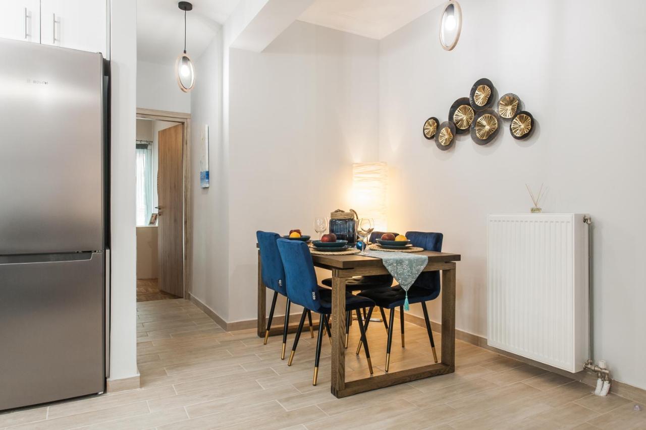Luxury Seaside Apartment Next To Starbucks Opossite The Beach Park Of Flisvos Athene Buitenkant foto