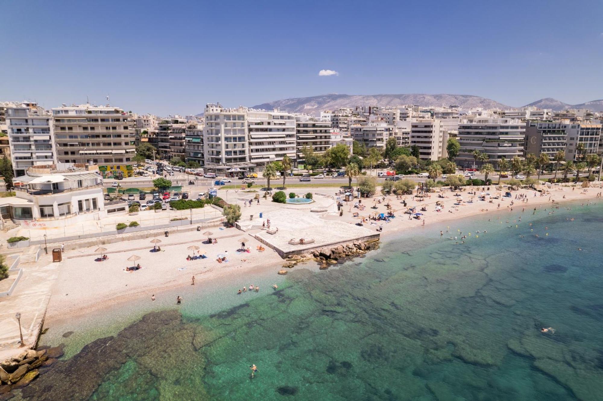 Luxury Seaside Apartment Next To Starbucks Opossite The Beach Park Of Flisvos Athene Buitenkant foto